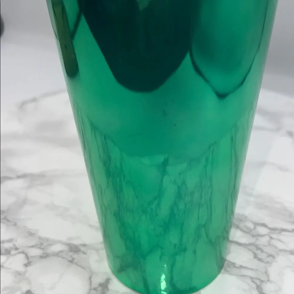 STARBUCKS Reflective Green 24 Oz Venti Cold Cup Tumbler with Lid and Straw